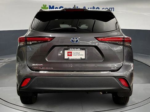 Used 2021 Toyota Highlander XLE image 4
