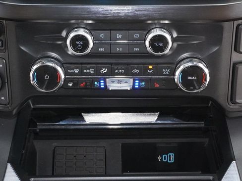 Used 2024 Ford F250 Lariat w/ Lariat Ultimate Package AWD/4WD image 18