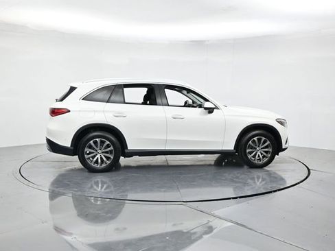 Used 2024 Mercedes-Benz GLC 300 image 2