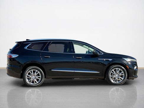 Used 2022 Buick Enclave Premium w/ Experience Buick Package image 9