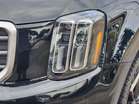 Used 2025 Kia Telluride S FWD image 9