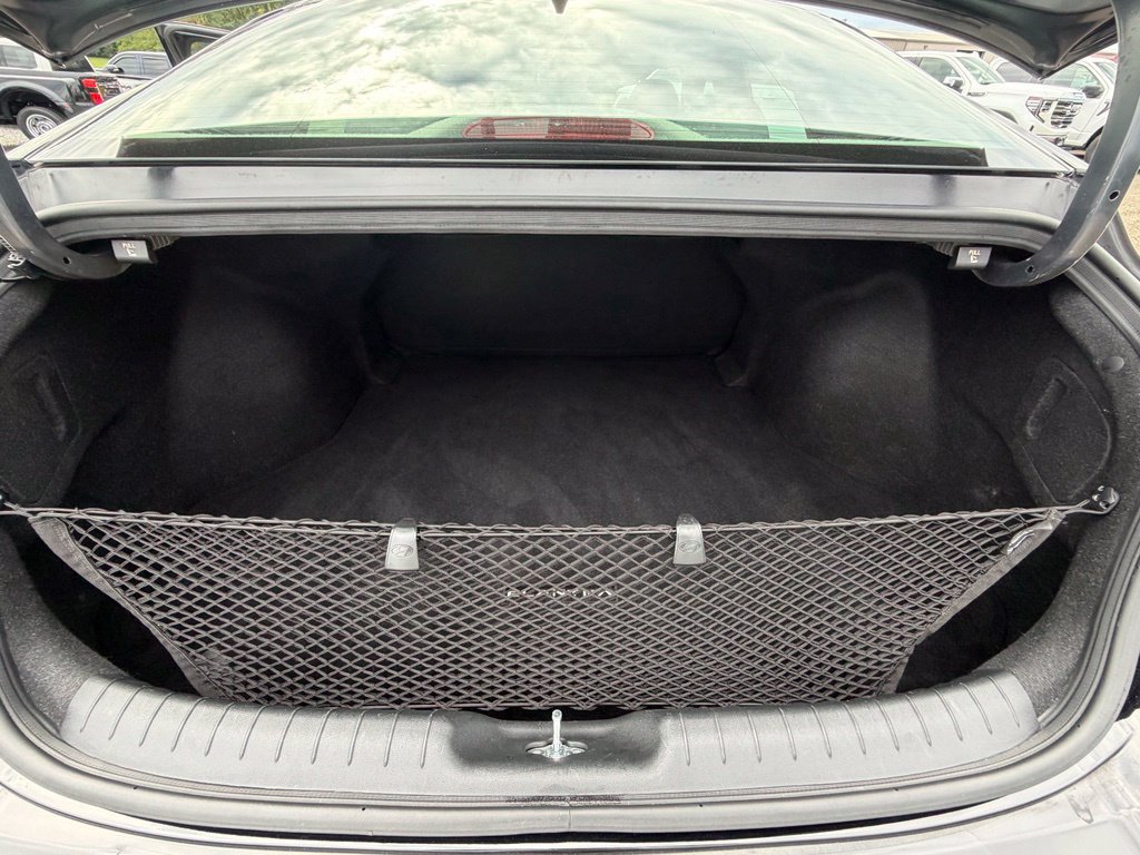 Used 2021 Hyundai Elantra SEL w/ Cargo Package FWD image 18