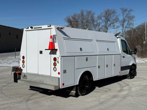 Used 2019 Mercedes-Benz Sprinter 170 w/ Chrome Grille Package image 4