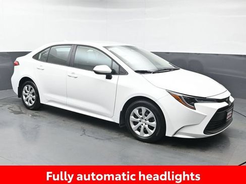 Certified 2025 Toyota Corolla LE FWD image 10