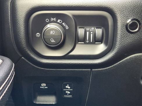 Used 2022 RAM 1500 Laramie w/ Sport Appearance Package image 25