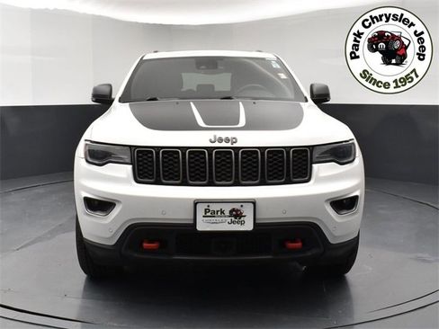Used 2017 Jeep Grand Cherokee Trailhawk w/ Trailhawk Luxury Group image 2