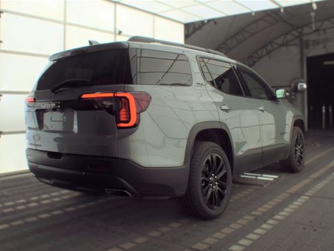 Used 2023 GMC Acadia SLT w/ Elevation Edition FWD image 3