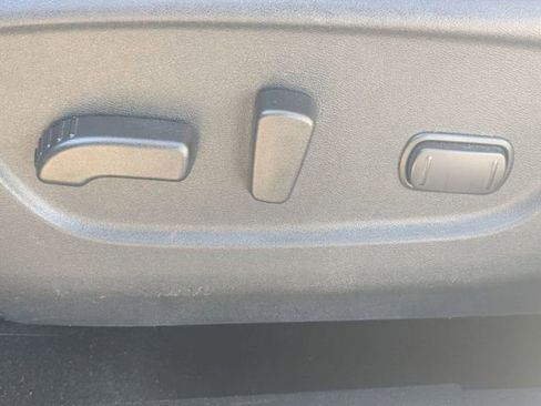 Used 2022 Nissan Rogue Sport SV image 15