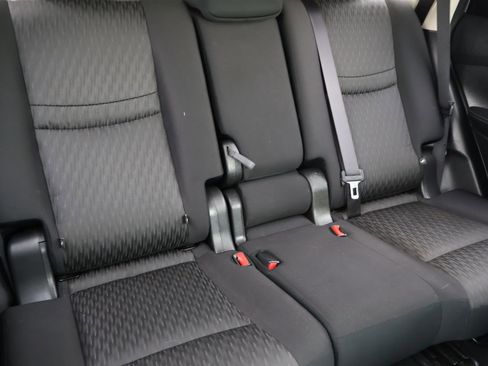 Used 2020 Nissan Rogue SV w/ Premium Package image 17