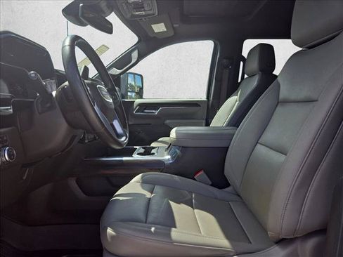 Used 2024 GMC Sierra 2500 SLT w/ SLT Premium Package AWD/4WD image 17