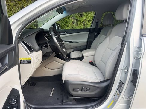 Used 2017 Hyundai Tucson Sport FWD image 10