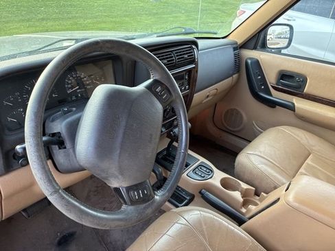Used 2001 Jeep Cherokee Limited image 2