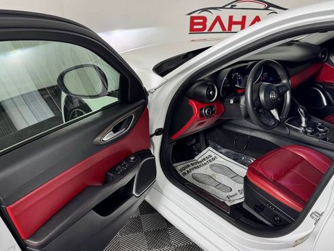 Used 2019 Alfa Romeo Giulia Ti AWD/4WD image 11