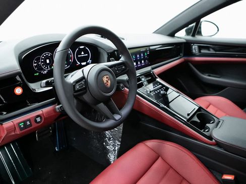 New 2026 Porsche Panamera 4S image 5