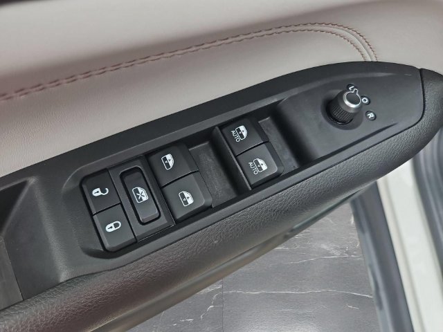Used 2024 Jeep Compass Limited AWD/4WD image 15