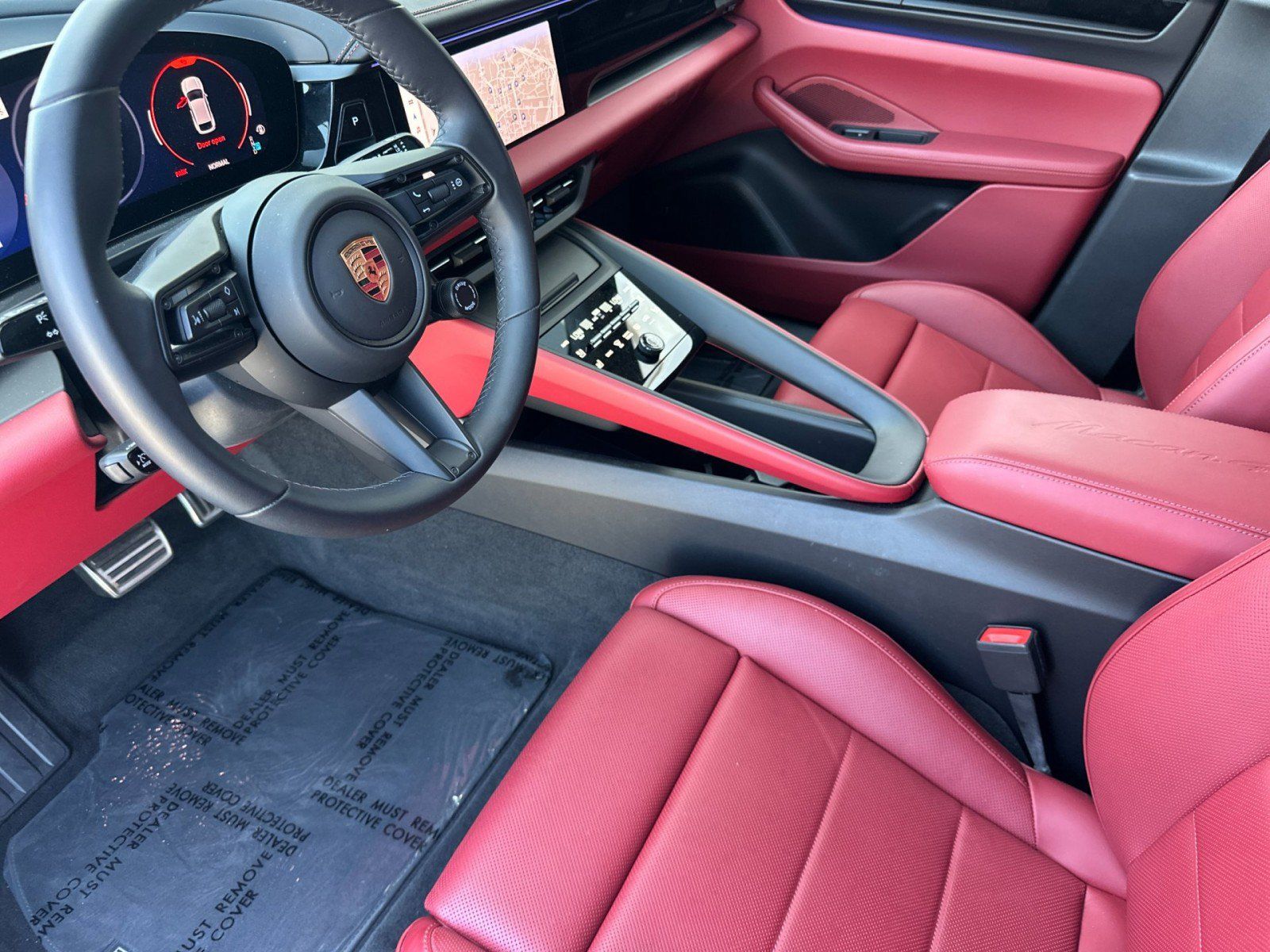 Certified 2025 Porsche Macan 4 Electric AWD/4WD image 4