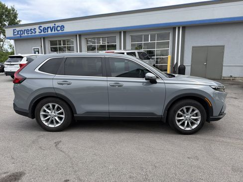 Used 2025 Honda CR-V EX image 13