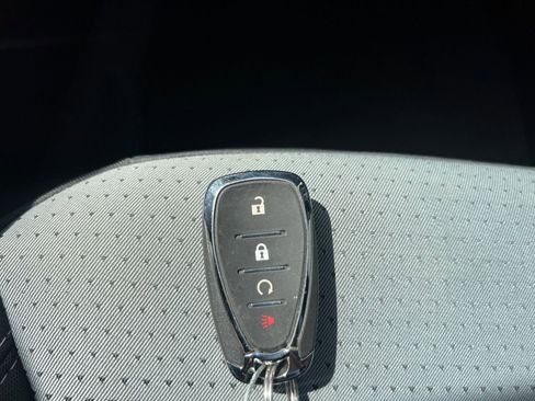 Used 2025 Chevrolet Trax LT w/ LT Convenience Package FWD image 18