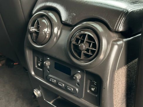 Used 2006 HUMMER H2 Luxury image 25