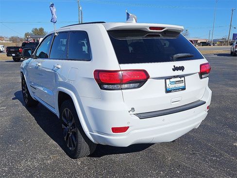 Used 2020 Jeep Grand Cherokee Altitude image 5