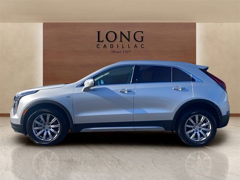 Certified 2022 Cadillac XT4 Premium Luxury w/ Enhanced Visibility Package image 2