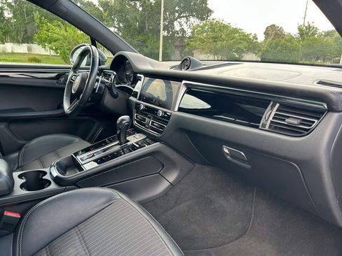 Used 2023 Porsche Macan Turbo AWD/4WD image 33