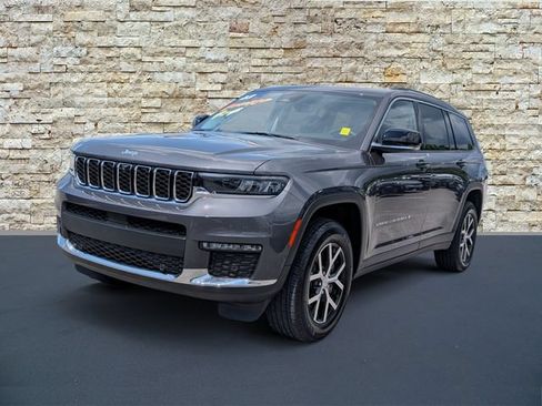 Used 2023 Jeep Grand Cherokee L Limited w/ Luxury Tech Group II AWD/4WD image 5