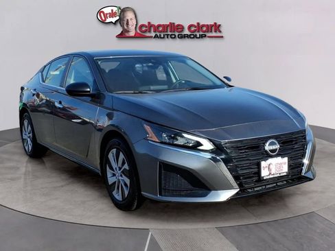 Used 2025 Nissan Altima 2.5 S FWD image 7