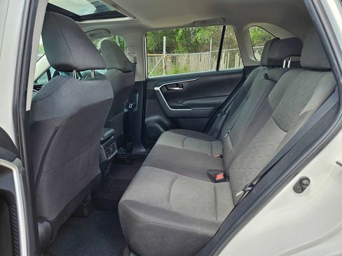 Certified 2022 Toyota RAV4 XLE w/ Convenience Package FWD image 13