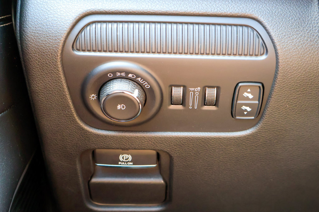 Used 2024 Jeep Wagoneer Series II w/ Flexible Seating Group RWD image 19