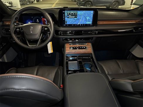New 2026 Lincoln Aviator Black Label w/ Black Label Special Edition image 22
