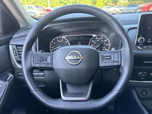 Used 2025 Nissan Rogue SV AWD/4WD image 11