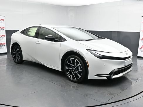 New 2026 Toyota Prius Plug-In Hybrid FWD image 2