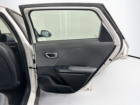 Used 2025 Kia K4 LXS image 30