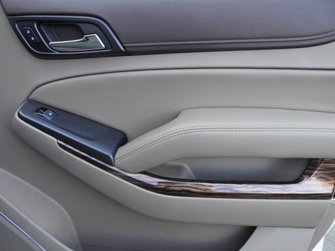 Used 2018 GMC Yukon SLT w/ Premium Edition image 31