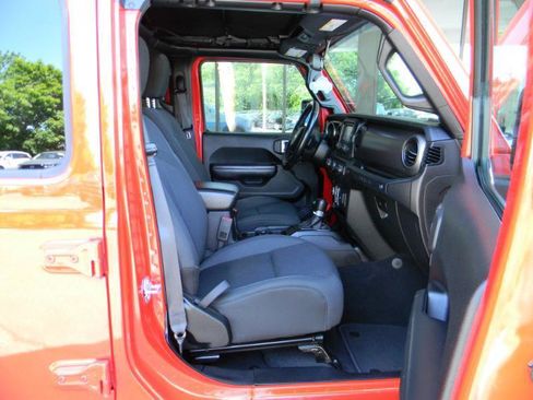 Used 2018 Jeep Wrangler Unlimited Sport S AWD/4WD image 15