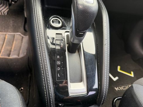 Used 2019 Nissan Kicks SR FWD image 18