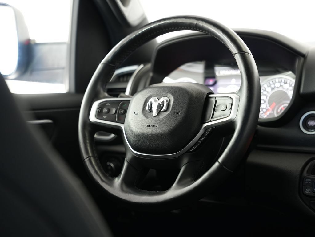 Used 2019 RAM 1500 Big Horn AWD/4WD image 11