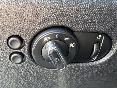 Used 2016 MINI Cooper 2-Door Hardtop FWD image 15