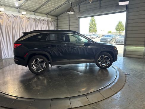 Used 2022 Hyundai Tucson Limited w/ Cargo Package AWD/4WD image 4