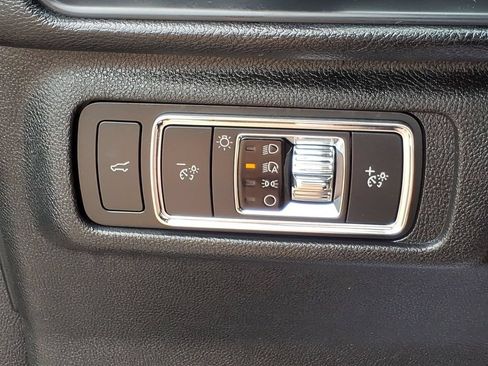 Used 2023 Lincoln Corsair AWD image 13