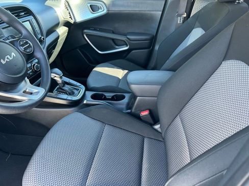 Used 2024 Kia Soul LX w/ Option Group 015 image 9