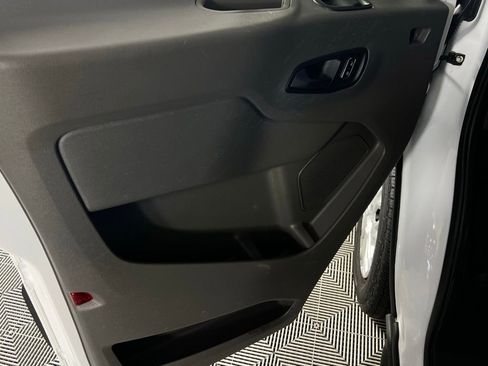 Used 2023 Ford Transit 350 XLT image 25
