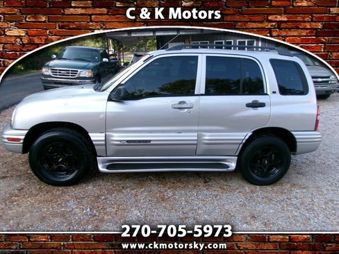 Used 2001 Chevrolet Tracker LT AWD/4WD image 1