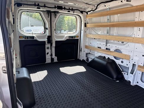 Used 2025 Ford Transit 250 Low Roof w/ Exterior Upgrade Package RWD image 14