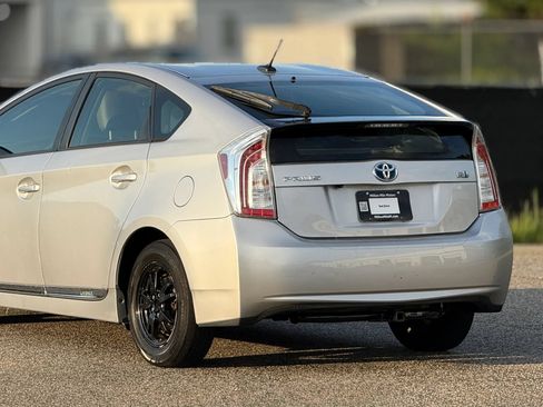 Used 2014 Toyota Prius Three FWD image 16
