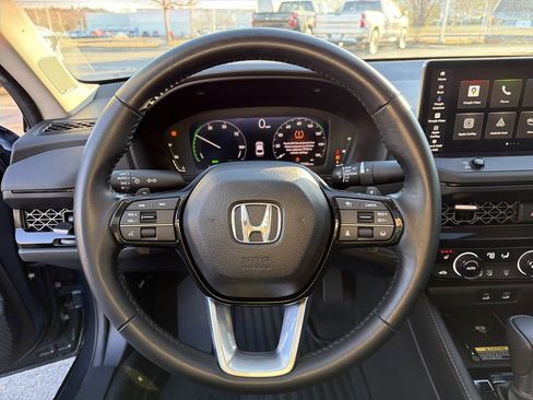 Used 2024 Honda Accord Touring image 25