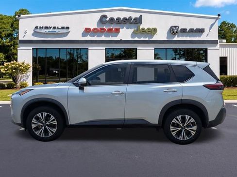 Used 2023 Nissan Rogue SV AWD/4WD image 7
