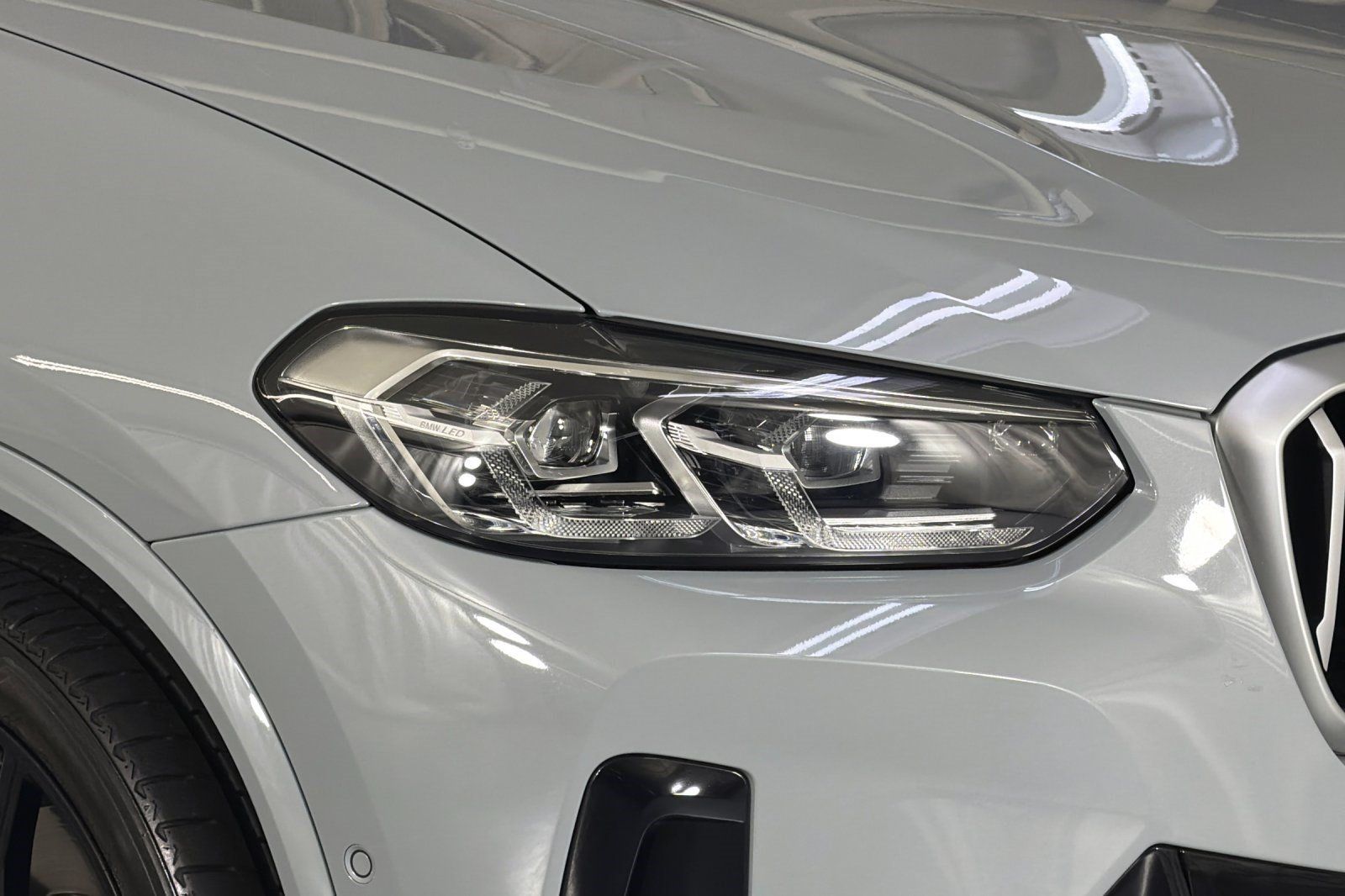 Used 2024 BMW X3 sDrive30i w/ M Sport Package RWD image 12