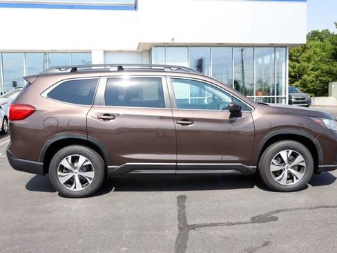 Used 2019 Subaru Ascent Premium w/ Popular Package #4 AWD/4WD image 2